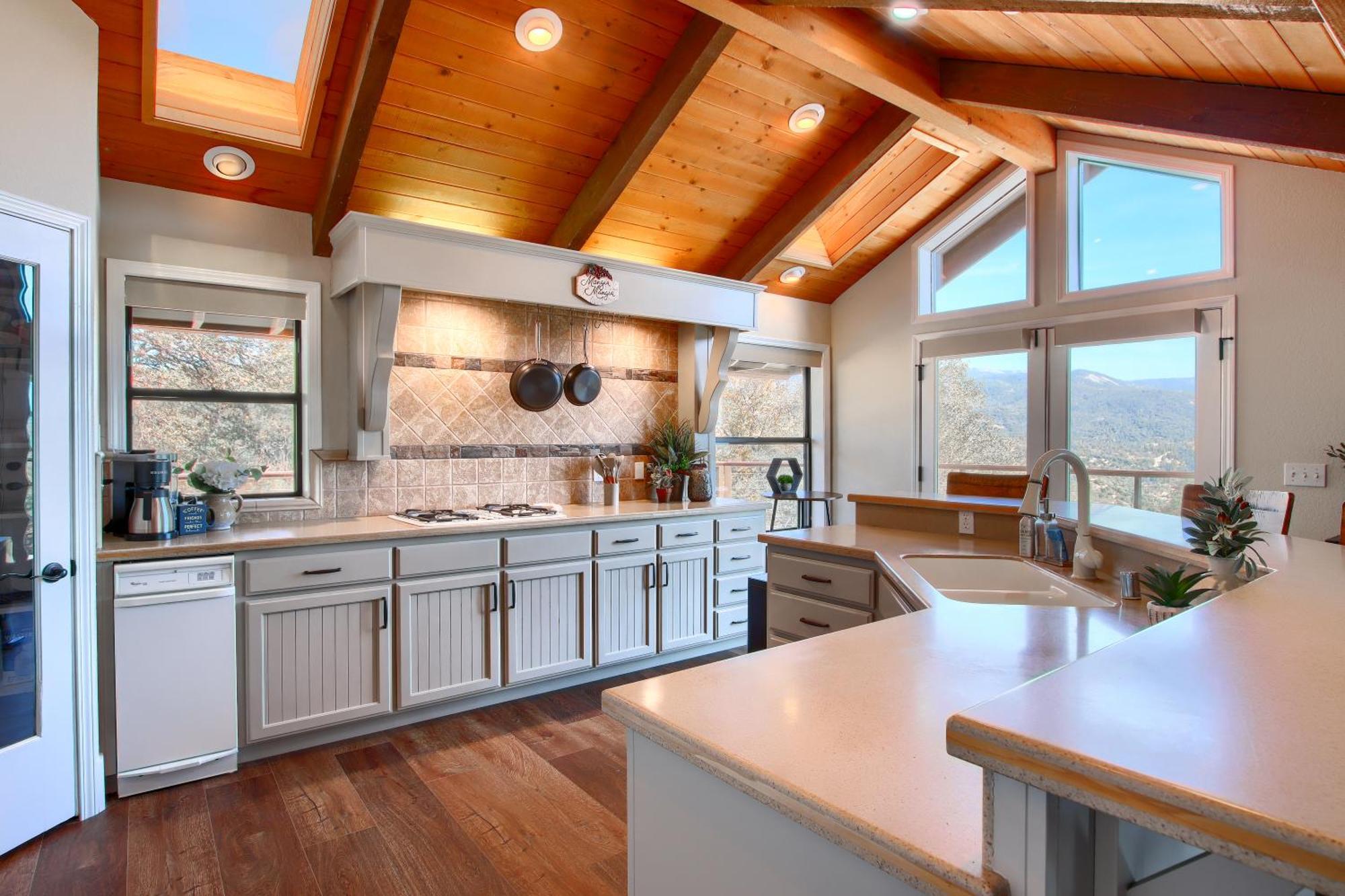 New! Yosemite Mountain Villa, Stunning Views -More Oakhurst Exteriér fotografie